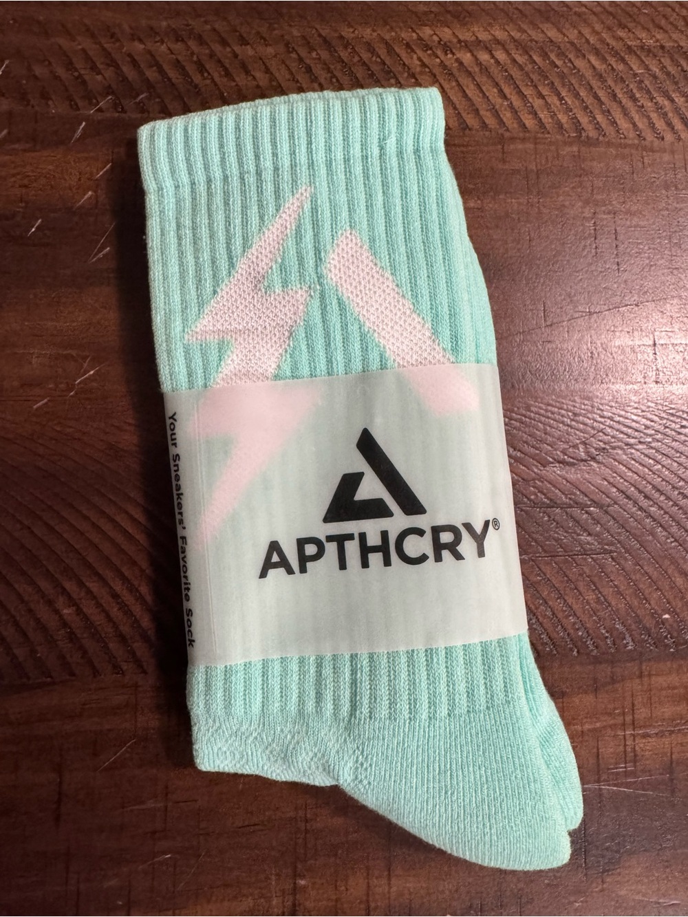 APTHCRY Mint Crew Socks - Men's Everyday Comfort